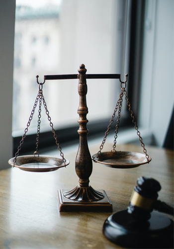 ΔΙΚΑΙΟΣΥΝΗ - ΑΝΘΡΩΠΙΝΑ ΔΙΚΑΙΩΜΑΤΑ